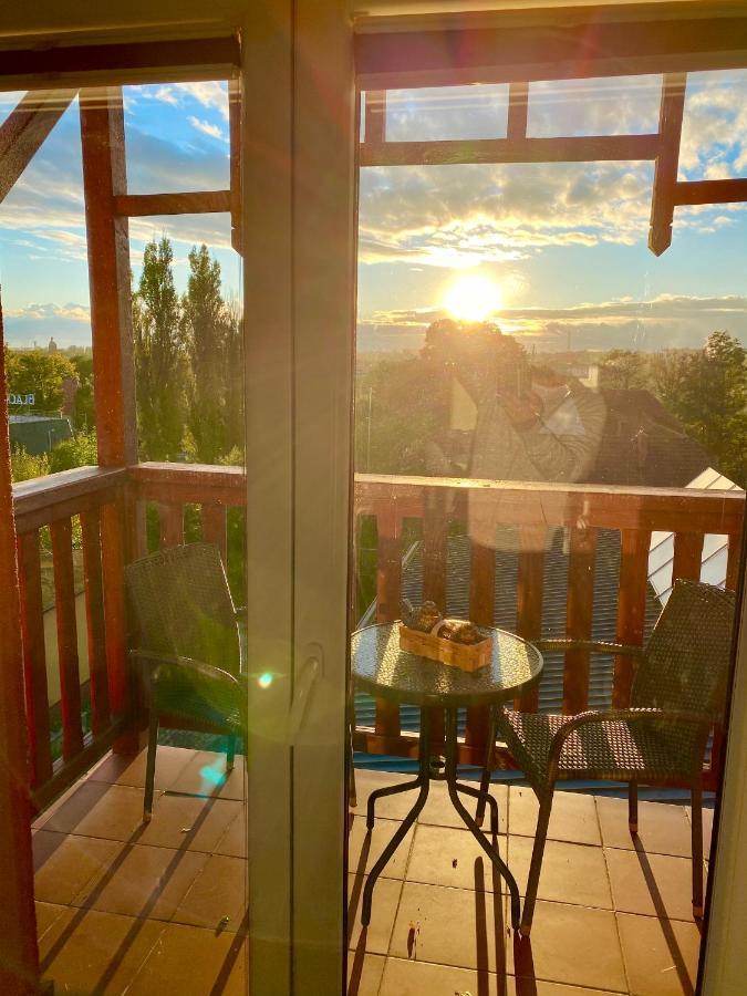 BUSINESS APARTMENT WiFI Netflix 3x Smart TV50' two extra large double beds ADULTS ONLY No smoking Słupsk Esterno foto