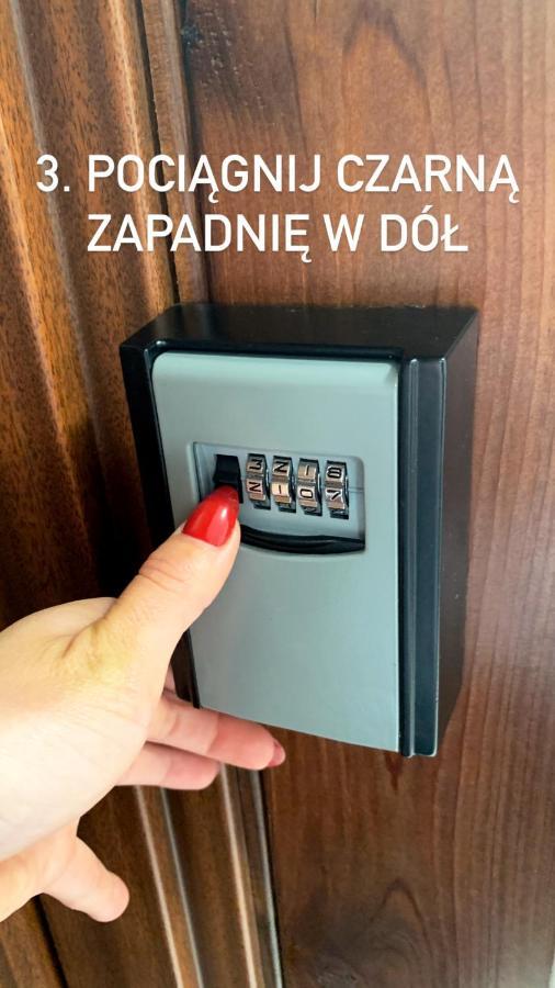 BUSINESS APARTMENT WiFI Netflix 3x Smart TV50' two extra large double beds ADULTS ONLY No smoking Słupsk Esterno foto