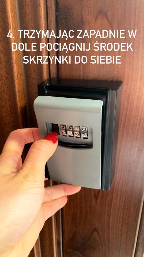 BUSINESS APARTMENT WiFI Netflix 3x Smart TV50' two extra large double beds ADULTS ONLY No smoking Słupsk Esterno foto