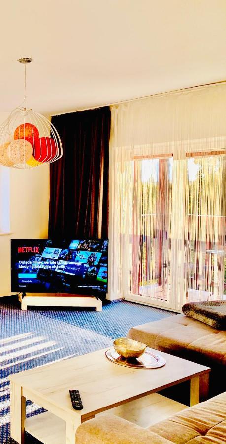 BUSINESS APARTMENT WiFI Netflix 3x Smart TV50' two extra large double beds ADULTS ONLY No smoking Słupsk Esterno foto