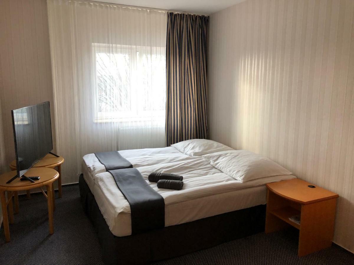 BUSINESS APARTMENT WiFI Netflix 3x Smart TV50' two extra large double beds ADULTS ONLY No smoking Słupsk Esterno foto