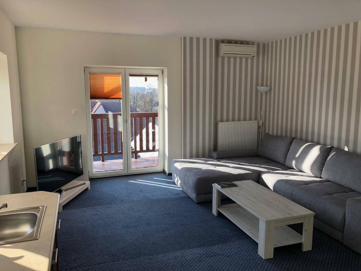 BUSINESS APARTMENT WiFI Netflix 3x Smart TV50' two extra large double beds ADULTS ONLY No smoking Słupsk Esterno foto